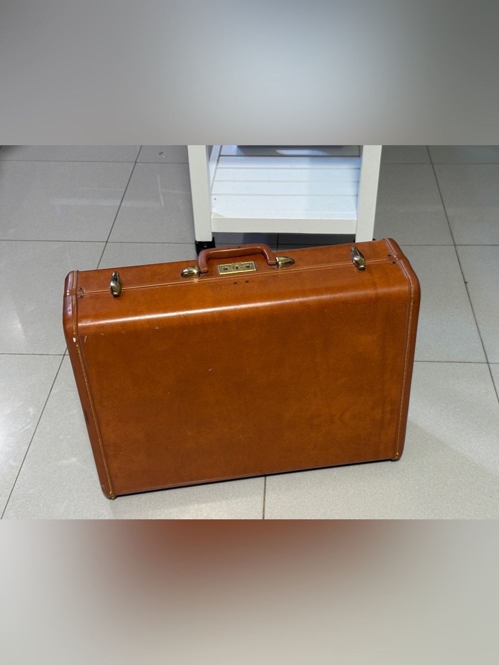 Vintage Samsonite Streamlite Brown Hard Shell Suitcase 21.5” with key